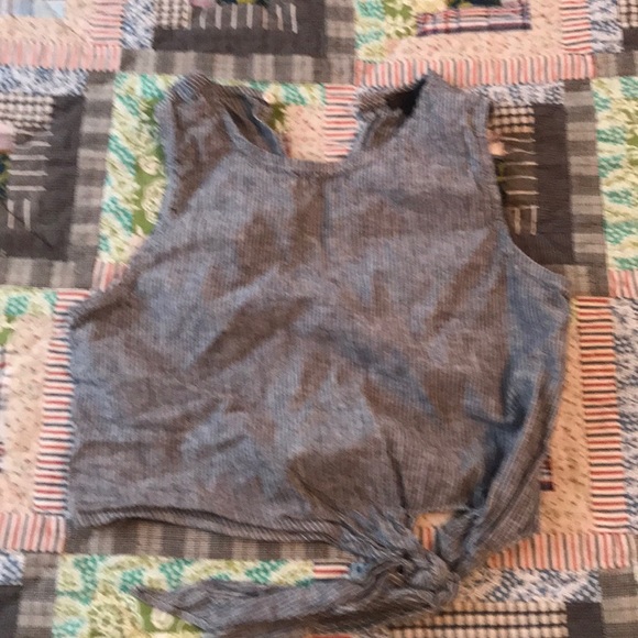 Cropped top - Picture 1 of 3